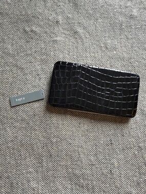 Apt. 9 Black Croc-Embossed Zip Wallet